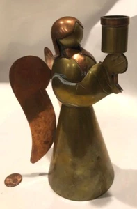 Candelabro hecho a mano vintage de arte popular de cobre y latón artesanías de Navidad de ángel - Imagen 1 de 7