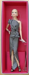 RARE BARBIE " STRIKING IN STRIPES " PARIS FASHION DOLL FESTIVAL PARIS 2018 - Imagen 1 de 6