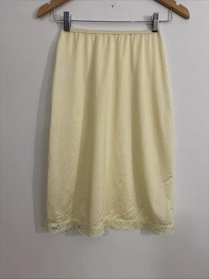 De Colección Lorena Nylon Encaje Medio Deslizamiento Pequeño Amarillo Pálido Foto 1 de 4