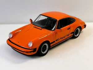 SOLIDO Porsche 911 (930) 3.0 Carrera Orange 1/18 usata senza scatola modellismo - Foto 1 di 24