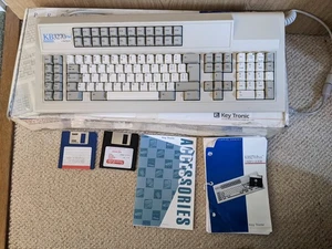 Vintage 122-key Keytronic KB3270 Plus keyboard in original packaging - Picture 1 of 9