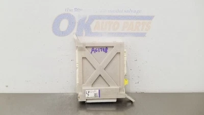 19 LEXUS GS F UNIÓN BLOQUE DE FUSIBLES 8273030M20 Foto 1 de 4