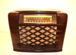 BEAUTIFUL MINT WORKING 1940's SILVERTONE BAKELITE RADIO RECEIVER MUST SEE - Picture 1 of 6