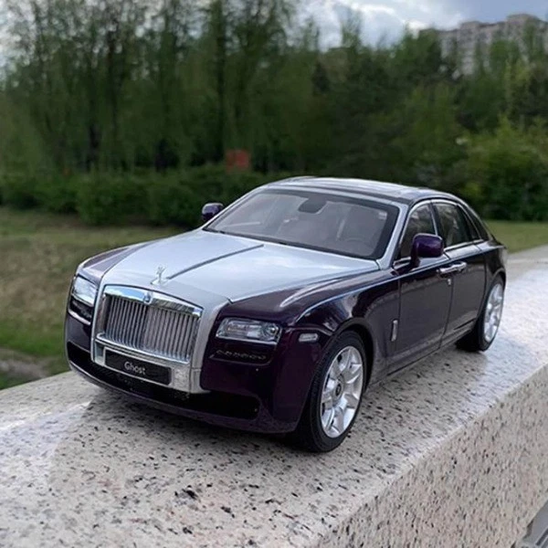 Kyosho 1:18 Rolls Royce Ghost Alloy Simulation Car Model Luxury Collection - Image 1 of 4