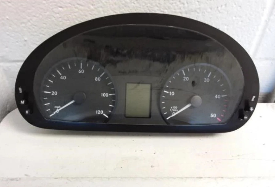 2014-2018 Mercedes-Benz Sprinter 2500 Speedometer Instrument Cluster MPH Oem - Image 1 of 4