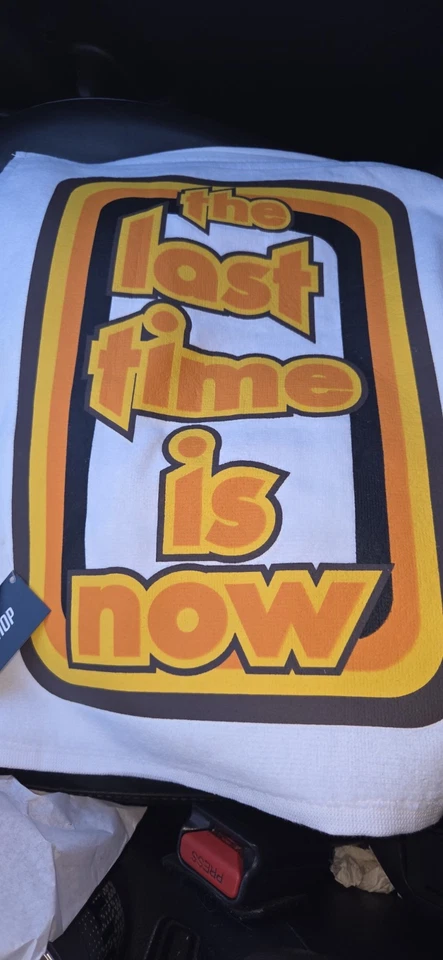 Toalla de rally en mano oficial de la WWE John Cena Farewell Tour 2025 Survivor Series Foto 1 de 1