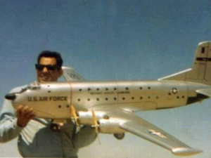 Douglas C-124 Globemaster 82" apertura alare modello radiocomandato piani stampati modelli - Foto 1 di 2