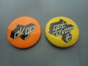 OK GO 2002 Get Over It Capitol Records Promo 2 Button/Abzeichen Set New Old Stock - Bild 1 von 1