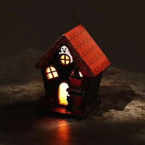 Enchanted Trick‐or‐Treat Pumpkin House — Centro de mesa de Halloween con iluminación LED - Imagen 1 de 4