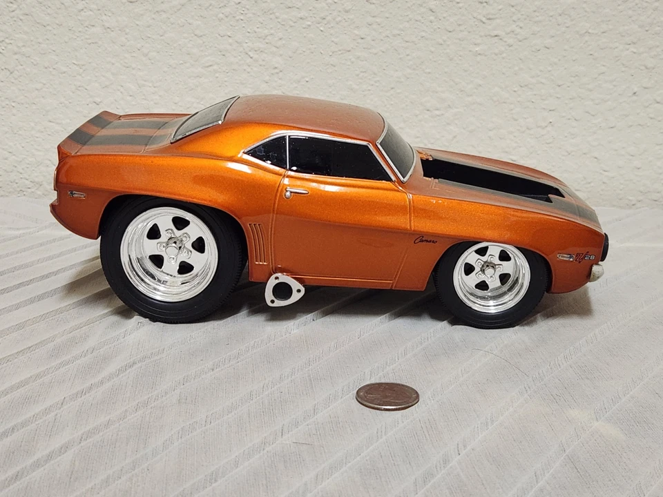 Muscle Machines 1969 Chevrolet Camaro Z28 1:18 Scale Diecast Car Orange Parts - Image 1 of 4