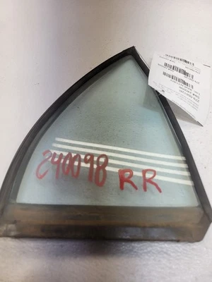 Janela de vidro de ventilação traseira do passageiro direito Toyota Corolla 1998-2002 - Imagem 1 de 4