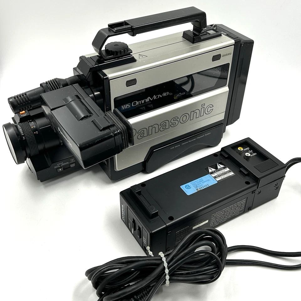 Vintage Panasonic Omnivision VHS PV-200 / Consists of PV-200D Camcorder Untested - Image 1 of 4
