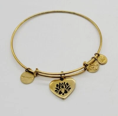 Alex and Ani лотос мира лепесток сердце подвеска блестящий золотой браслет подвеской  - Изображение 1 из 4