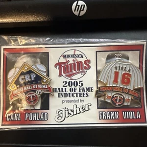 Minnesota Twins Hall Of Fame Inductees 2005 Carl Pohlad Frank Viola MLB Pin - Picture 1 of 3
