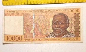 1995 Madagascar 10,000 Francs Note; Pick 79 - Picture 1 of 2