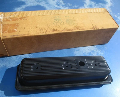 NOS 85 86 87 88 89 90 91 92 93  CHEVROLET ASTRO 4.3L RIGHT VALVE COVER OEM - Image 1 of 4