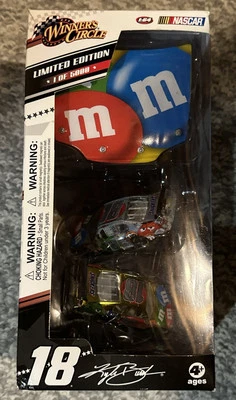 Kyle Busch #18 M&M's 2008 paquete de 2 colores líquidos plata iridiscente conjunto 1/64 Foto 1 de 4