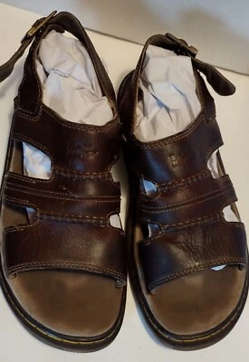 Sandalia Dr Martens Hombre Talla 11 M Hebilla Cuero Pescador Tostado Oscuro 8870 Foto 1 de 4