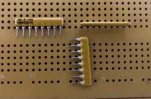 10k Ohm ±2% 8 Pin SIP 4 Isolated Resistor Array Bourns 4608X-102-103 1.0W - Bild 1 von 3