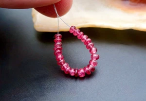 OUTRAGEOUSLY BEAUTIFUL RARE AAAAA STRAWBERRY RED SMOOTH SPINEL GEM GRADE BEADS - Picture 1 of 6
