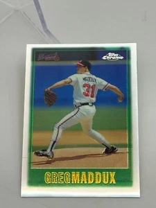 ⭐1997 Topps Chrome Major League Baseballkarte #49 Greg Maddux - Atlanta Braves ⭐ - Bild 1 von 4