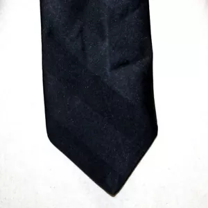Cravatta uomo basic nera su nera stampa a righe angolate tessuto robusto 55" x 4,25" - Foto 1 di 3