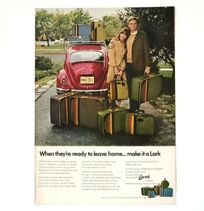Anuncio de equipaje Lark 1968 Volkswagen Beetle VW Bug salir de casa de colección impresión AD - Imagen 1 de 1