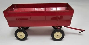 ERTL International Red Farm Wagon Trailer 8" x 4" - Picture 1 of 6