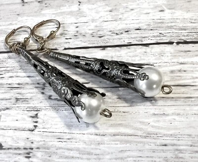 Faux Pearl Bronze Filigree Goth Victorian Dangle Earrings/Handmade Foto 1 de 4