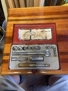 3/8” - 1/4” Drive combo socket tool set with metal case - Picture 1 of 4