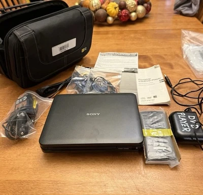 Sony DVP-FX730 Portable DVD Player 7-inch With Chargers Av Cables & CarryingCase - Image 1 of 4