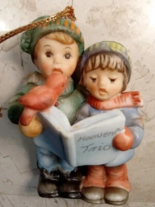 Goebel Berta Hummel Christmas Children HEAVENLY TRIO 3" Ornament 1997 D'CD - Picture 1 of 6