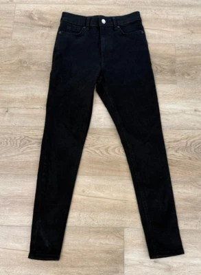 Pantalones de mezclilla elásticos ajustados de tiro medio con diseño de ASOS negros talla 26/30 Foto 1 de 4
