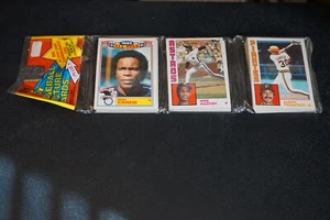 1984 Topps Baseball Rack Pack with ROD CAREW ROLLIE FINGERS - Photo 1/2