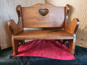 2625. SMALL PINE WOOD BENCH 16" X 17.75" - Picture 1 of 3