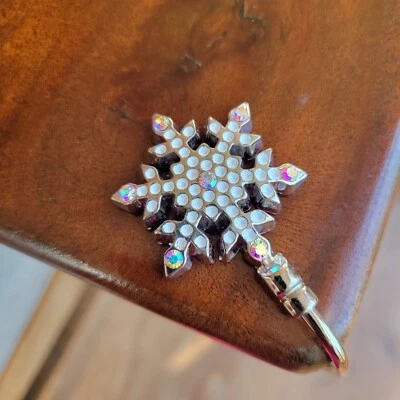 Cartera Bolso Colgante Gancho para Mesa Escritorio Plateado y Blanco Diseño Copo de Nieve Foto 1 de 4