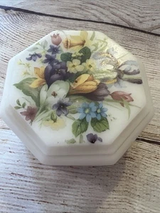 Portagioie in pietra bianca con gradini cuore fiori esagonali 3,5" - Foto 1 di 11