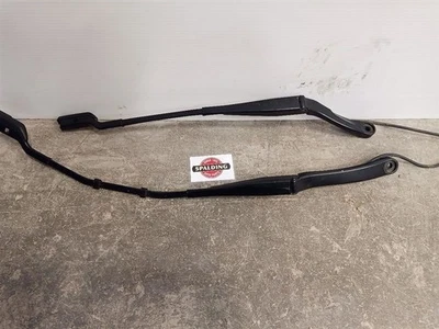 2018 TESLA 3  Left and Right Front Wiper Arms, Bosch  8633748 - Image 1 of 4