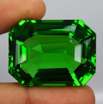 Certified 116.50 Ct Natural Green Peridot – Radiant Cut Cut Loose Gemstone - Image 1 of 4