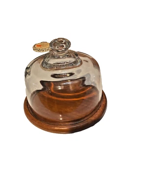 Tablero de queso de madera de teca Gailstyn-Sutton Towle con cúpula de vidrio Cloche Tailandia Foto 1 de 4