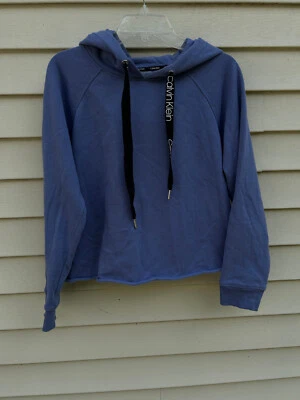 Moletom com capuz Calvin Klein CK feminino M azul lã - Imagem 1 de 3