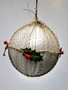 Bola de vidrio soplado vintage alambre arrugado baya adorno de Navidad Alemania - Imagen 1 de 5