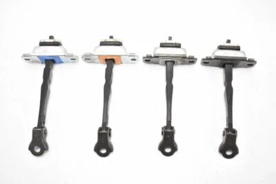 Freno de puerta trasero derecha izquierda KIA RIO IV 2017 - Imagen 1 de 3