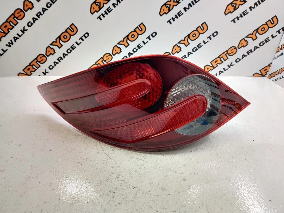 LUZ TRASERA IZQUIERDA MERCEDES-BENZ CLASE R R320 W251 A2518200364 Foto 1 de 4