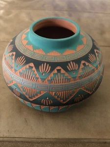 Native American Navajo Pot Signed By Artist - Picture 1 of 5