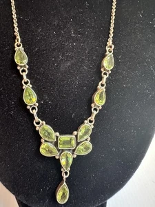 ANDREA JAYE COLLECTION 925 STERLING SILBER ZARTE PERIDOT BAUMELNDE HALSKETTE 18 - Bild 1 von 22