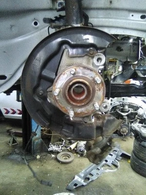 Husillo/nudillo delantero derecho Lincoln MKZ 14 pasajeros  Foto 1 de 4