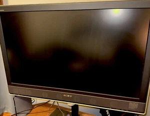 Sony Bravia KDL-40V2500 40" 1080p HD LCD - Picture 1 of 2