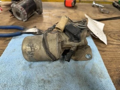 Motor limpiaparabrisas Datsun 710 1974 OEM Foto 1 de 3