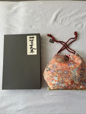 日本 Hanaya 抽绳钱包全新带盒粉色花卉鸟印花日本 — 第 1/4 张图片